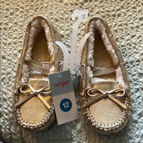Cat & Jack Girls Shimmering Gold Moccasin Slipper Size 12 NWT - Picture 1 of 4